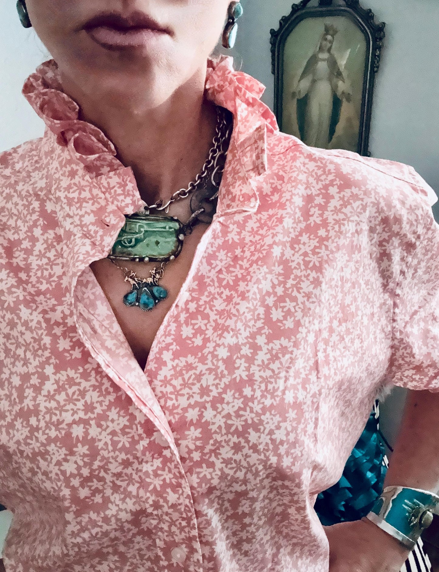 Reworked Light Weight Cotton Shirt: Pink & White Floral Ruffle Collar Top Boxy Fit