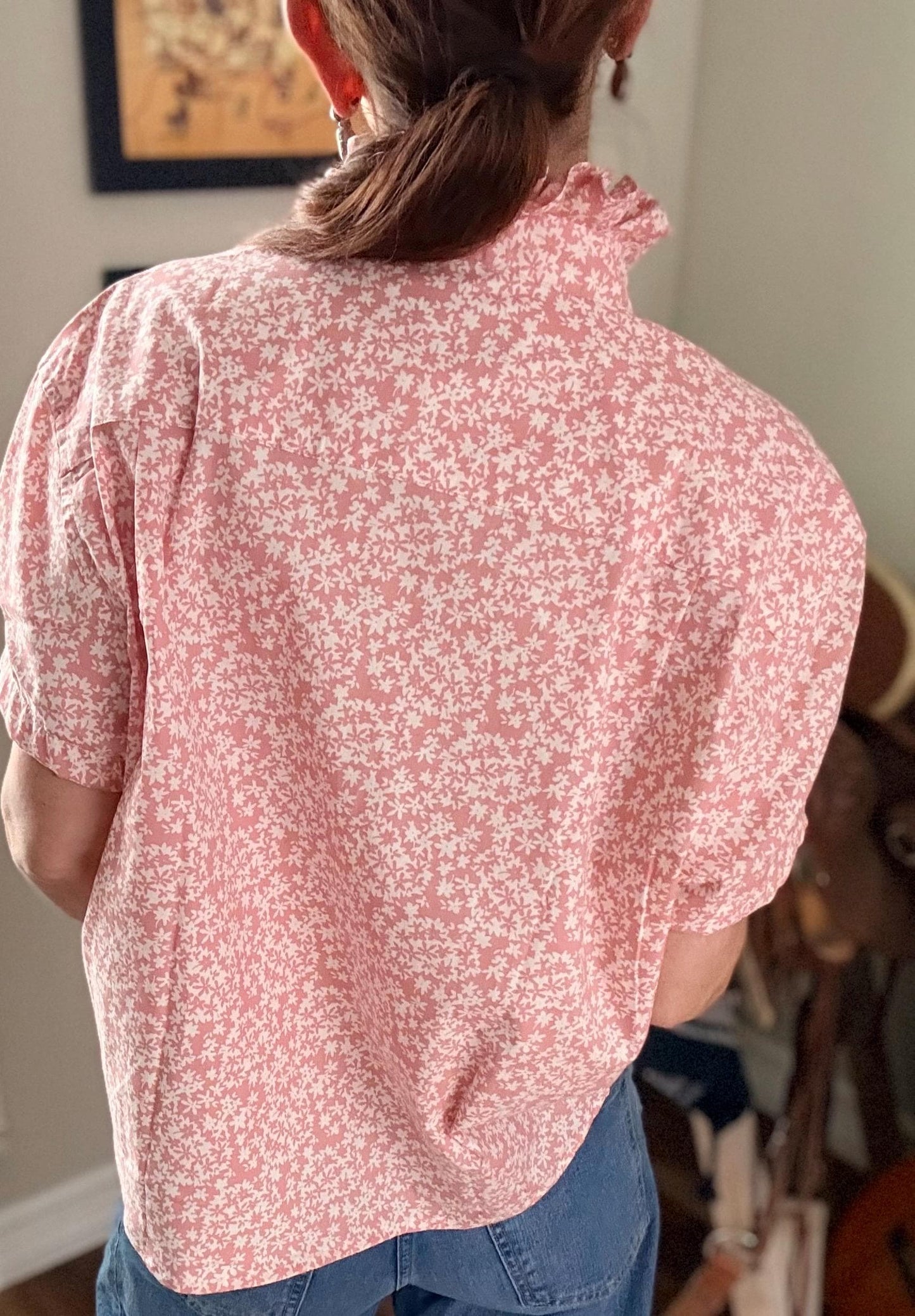 Reworked Light Weight Cotton Shirt: Pink & White Floral Ruffle Collar Top Boxy Fit