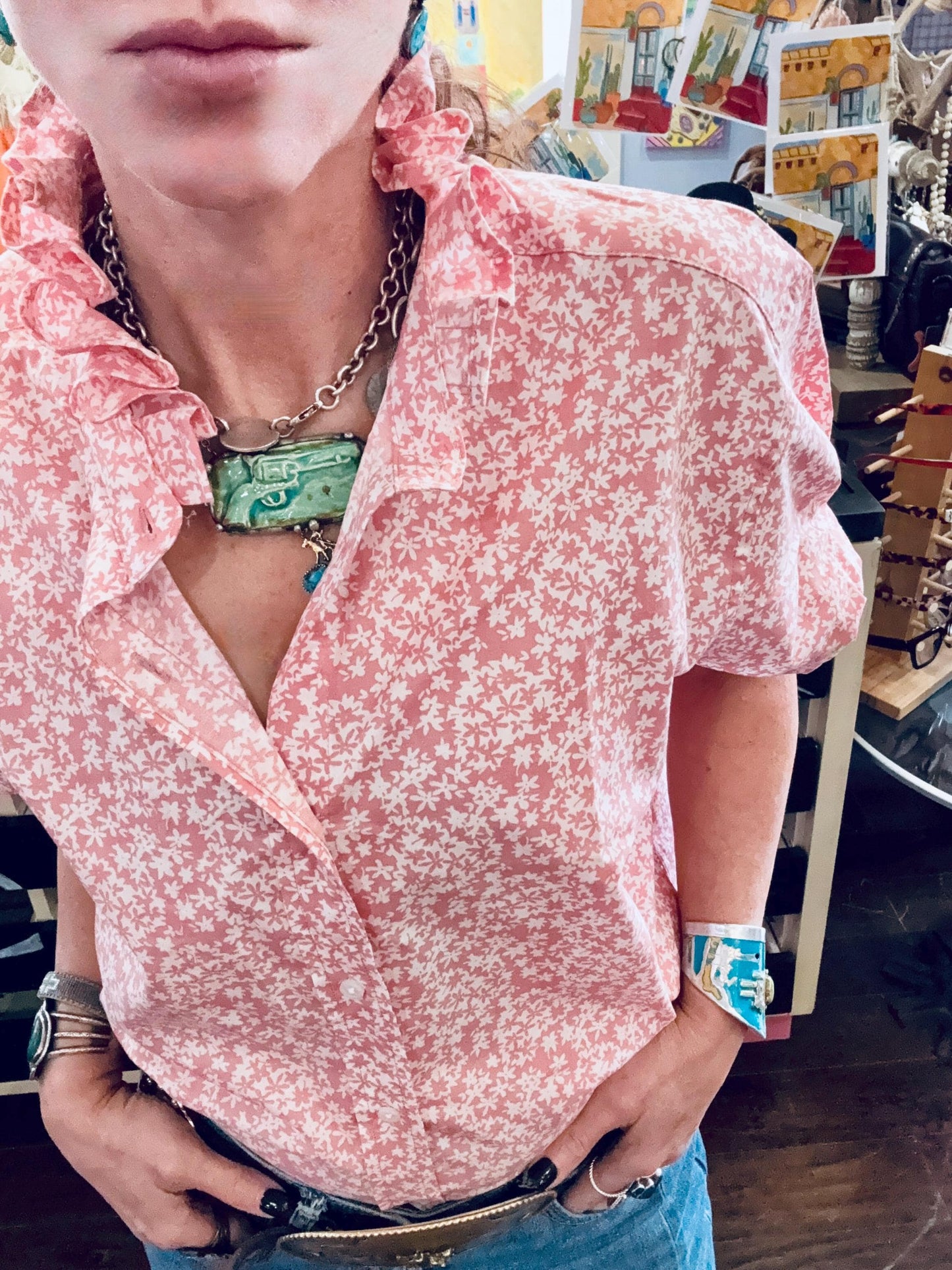 Reworked Light Weight Cotton Shirt: Pink & White Floral Ruffle Collar Top Boxy Fit