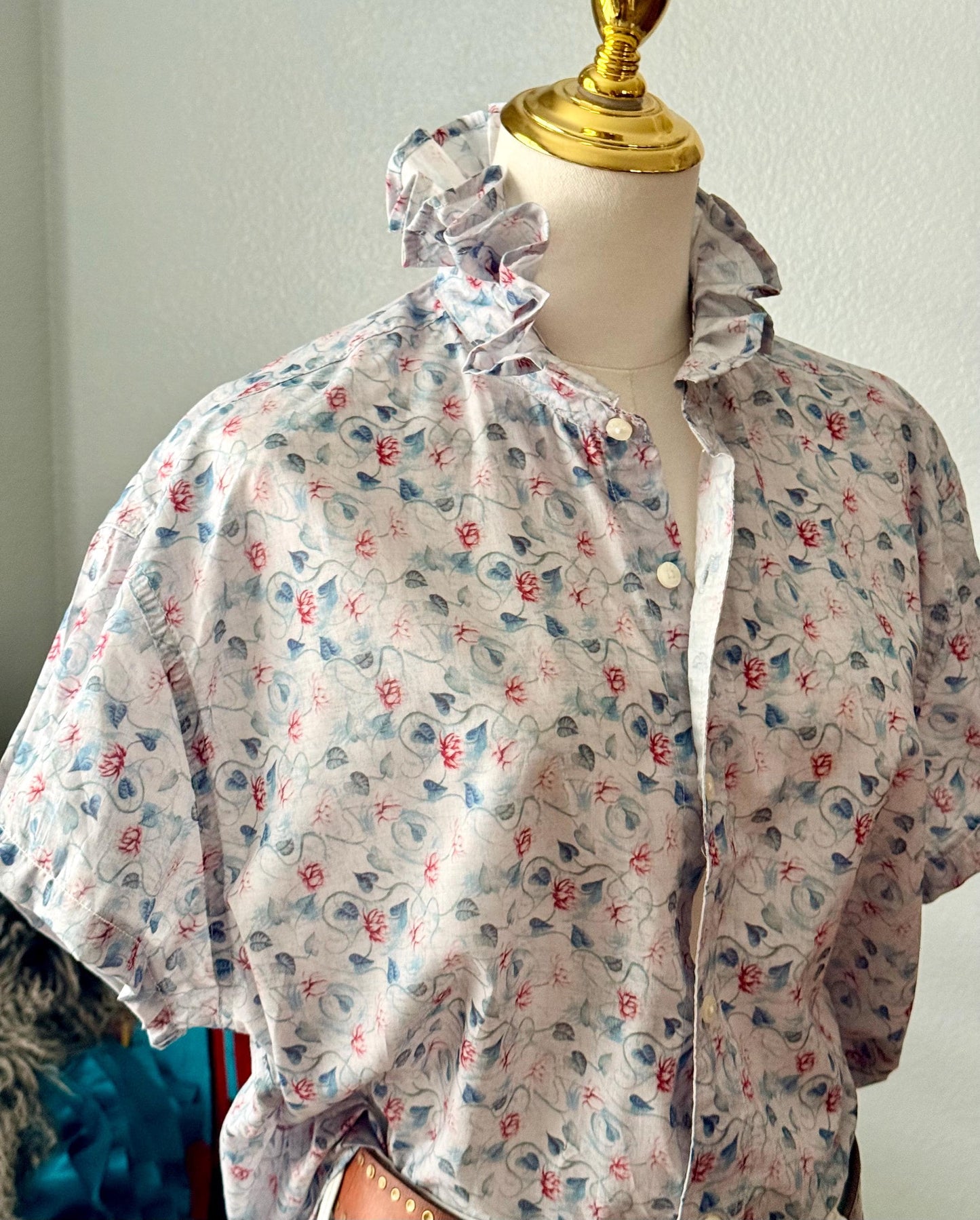 Reworked Floral Classic Fit Short Sleeve Button-Down Shirt: Light Weight